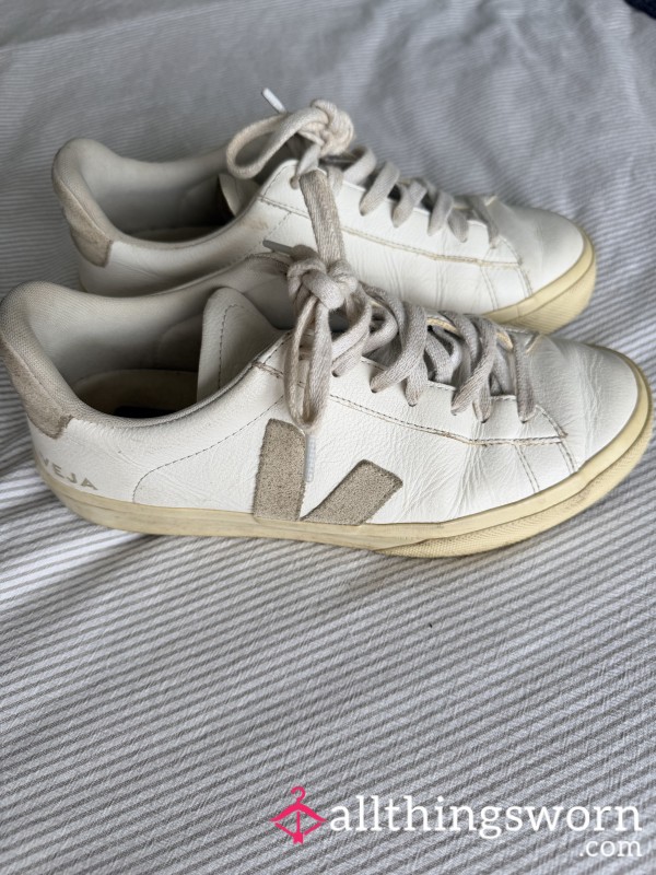 Well-worn Veja Trainers 👟
