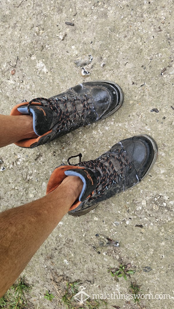 Well Worn Walking Boots S9