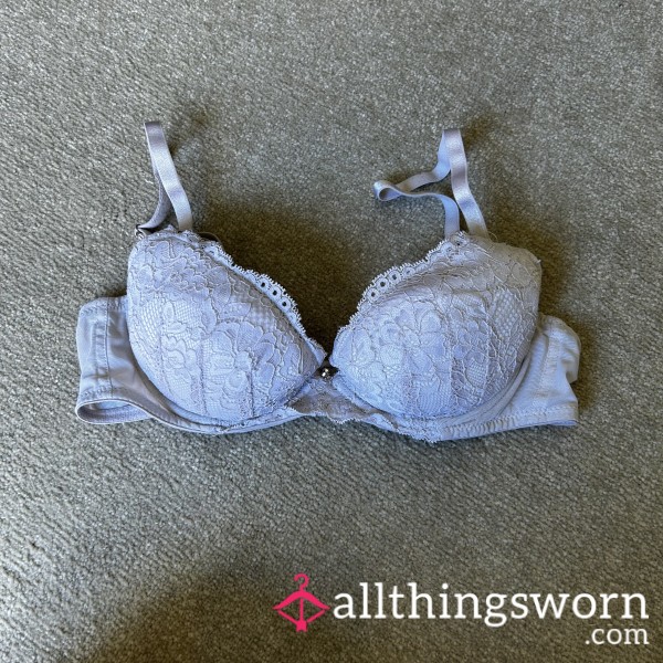 🎂Well Worn White Bra🎂