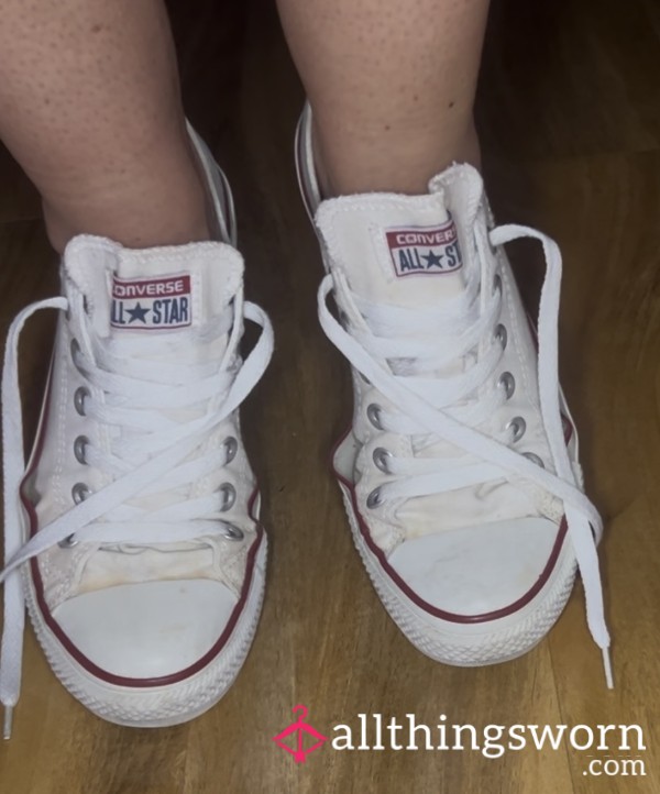 Well Worn White Converse All Star Low Tops 💋