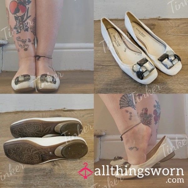 Well Worn White Gem Ballet Flats ✨