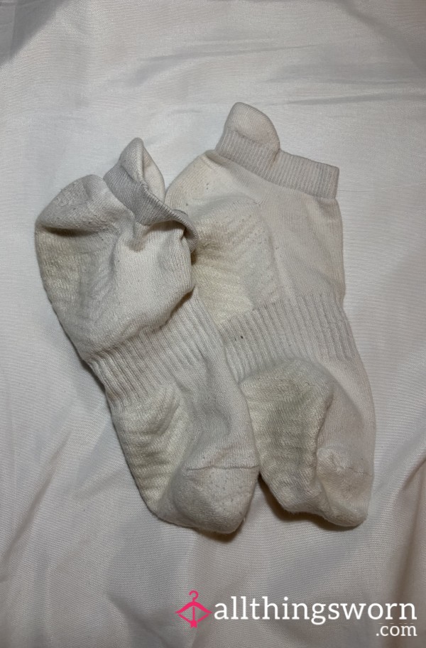 Well Worn White Gym Yoga Socks