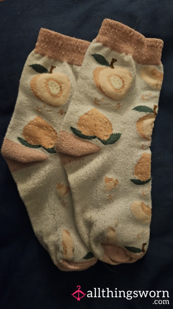 Well Worn White Peachy 🍑 Socks