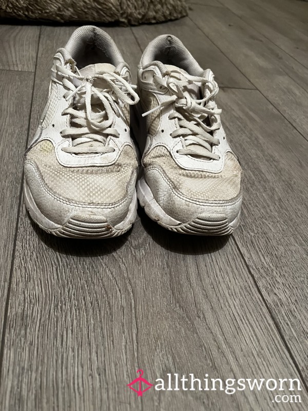 Well Worn White Size 6 Trainers