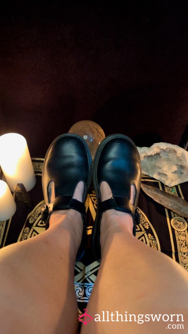 🔮 Well-Worn Work Flats – A Witch’s Daily Companion