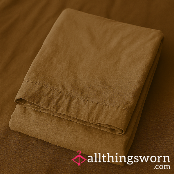 ✨ Well‑Worn Bed Sheet – Genuine, Soft & Personal ✨