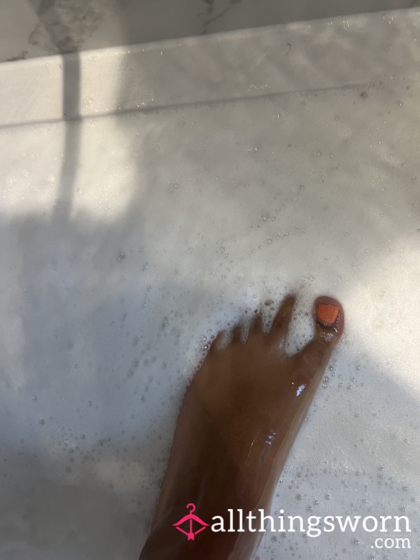 💦 Wet Feet In The Shower – Dripping Just For You 💋