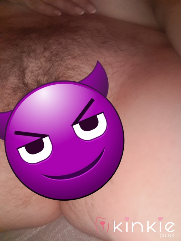Wet Hairy Pu**y