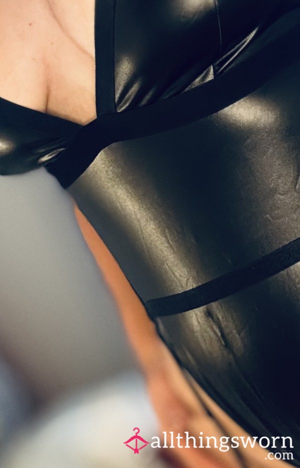 ⛓️😈 Wet Look, Leather And Tease 💦⛓️