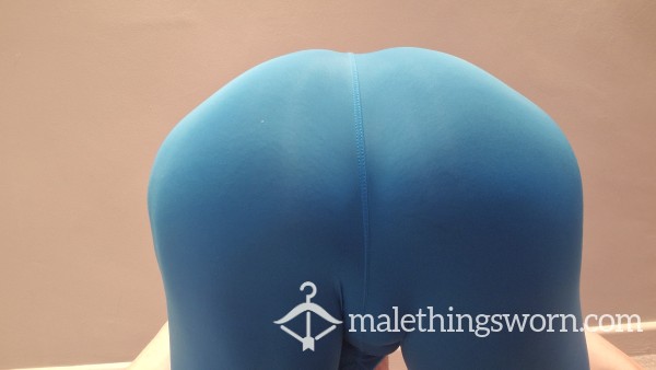 Wet Lycra A** Playing, Vibrating Bu*t Cheeks From Intense Wanking, When The Girlfriend Is Almost Home