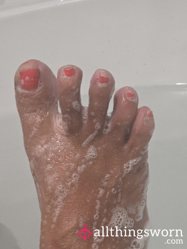 Wet Soapy  Feet 👣👣👣👣