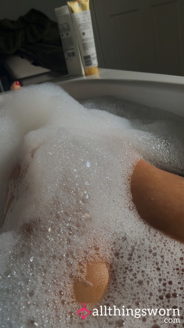 Wet Soapy Feet 🫧 🛁 🦶🏼