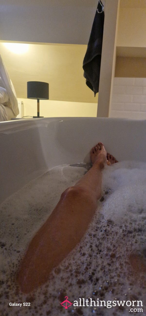 Wet & Wicked Foot Tease In The Bath