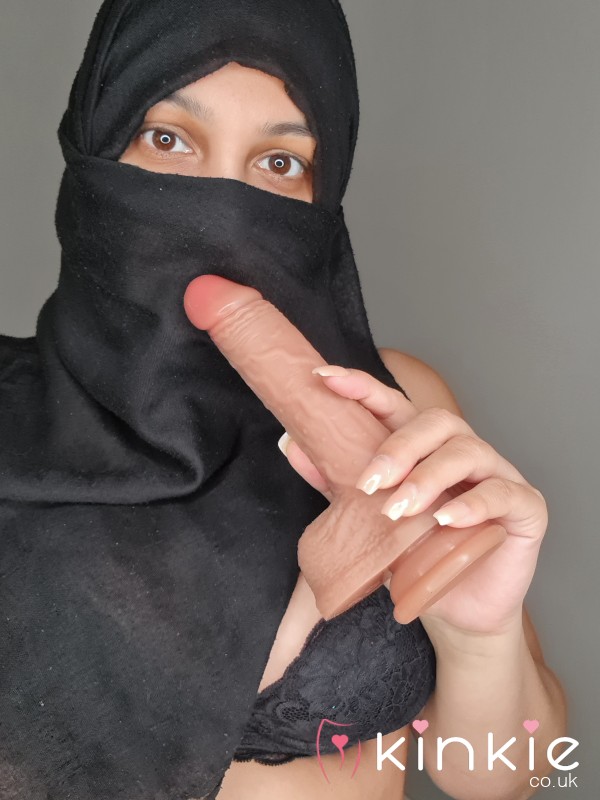 What A Hijabi Thinks Of Your D*ck!