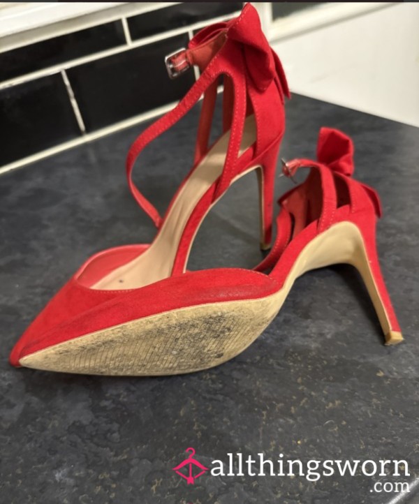 Where’s All The Sissy Maids! 👠👅 My Shoes Need Servicing!