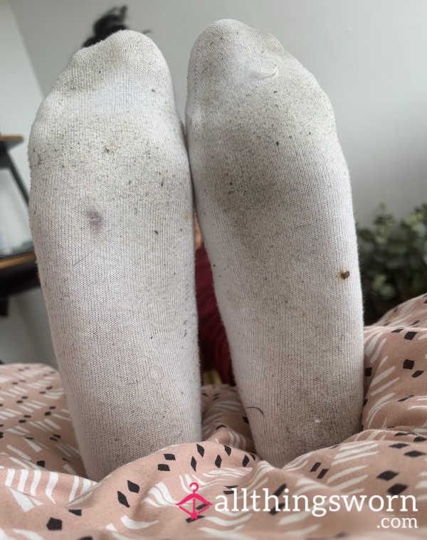 Whiffy White Socks