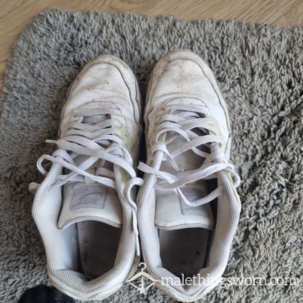 White Air Max 90s Worn Out