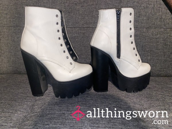 White And Black Platform Boots, Well Worn🤍🖤