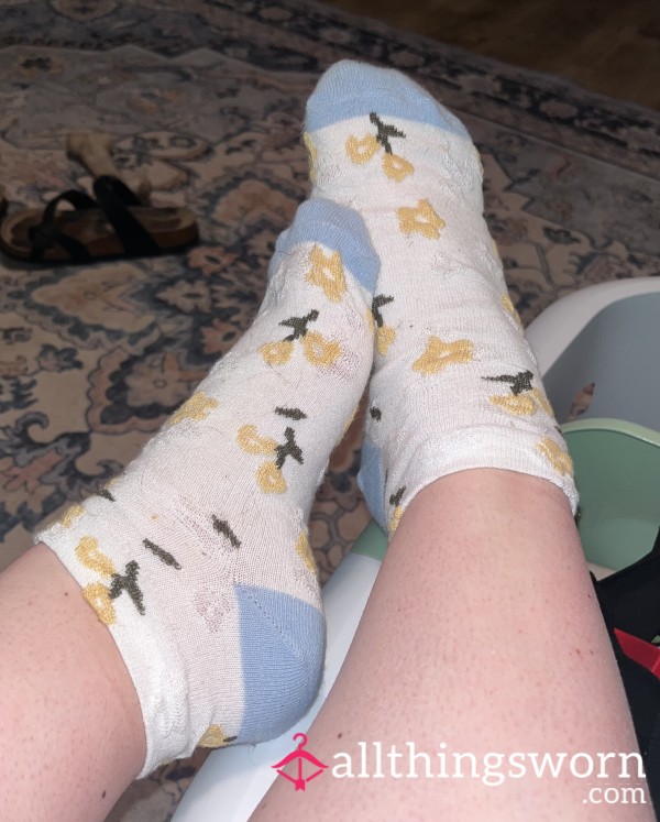 White And Blue Flower Socks