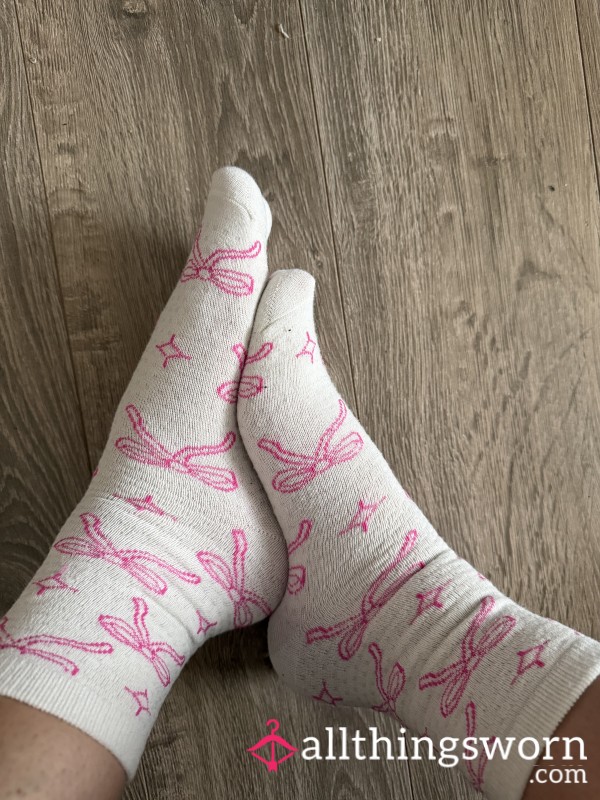 White And Pink Bow Socks