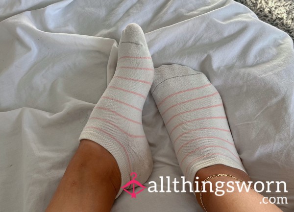 White And Pink Striped Ankle Socks