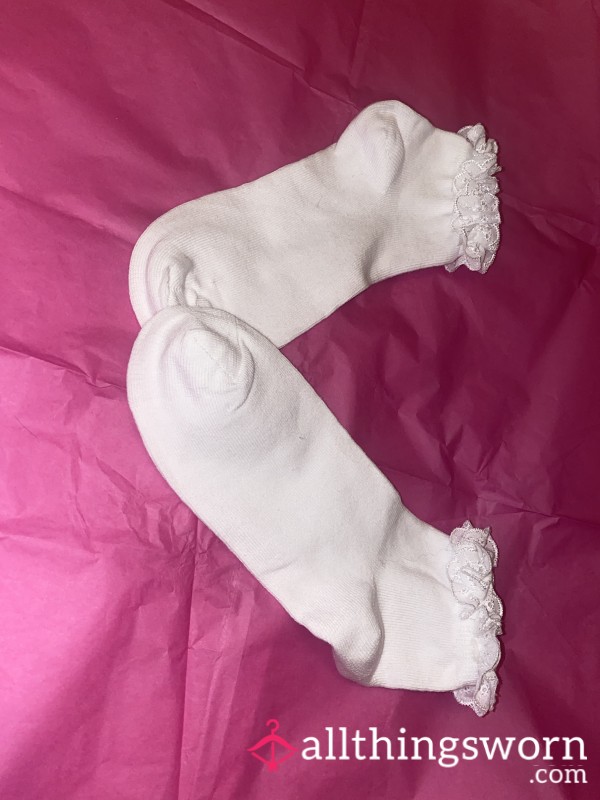 White Ankle Frill Socks
