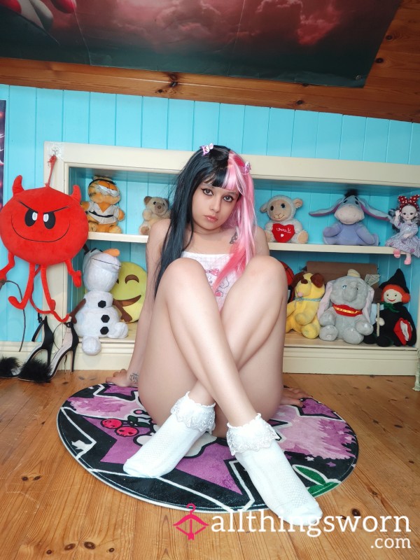 White Ankle Frilly Worn Socks