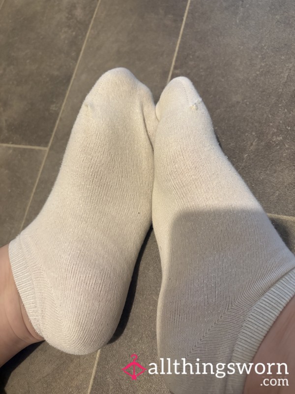White Ankle Socks Available For A Wear!!🙈
