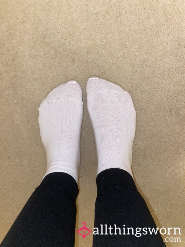 White Ankle Socks – Soft & Comfortable, Worn, Size 5