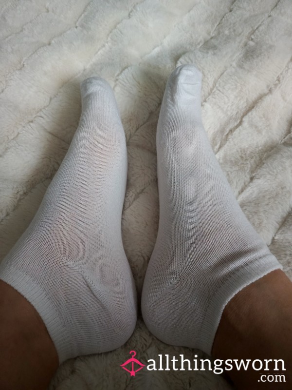 White Ankle Socks With A Full 24 Hour Wear ✨