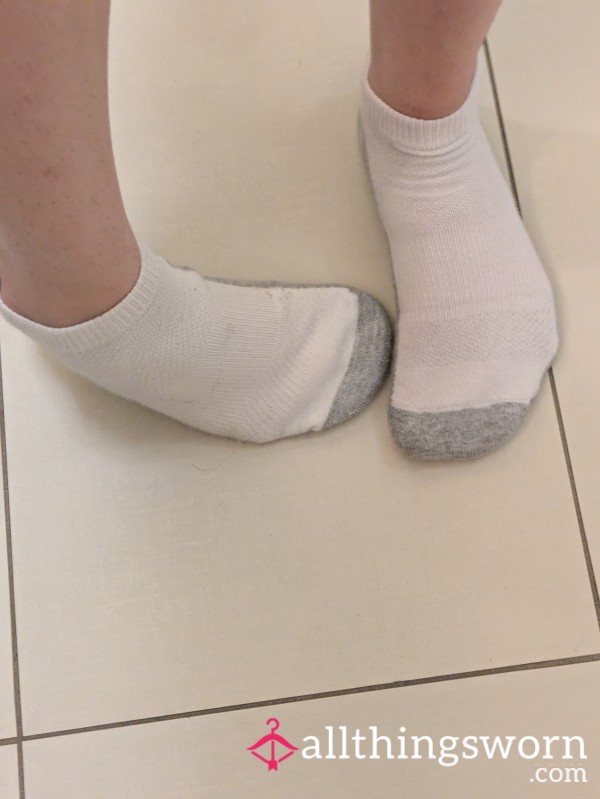 White Ankle Socks With Gray Soles