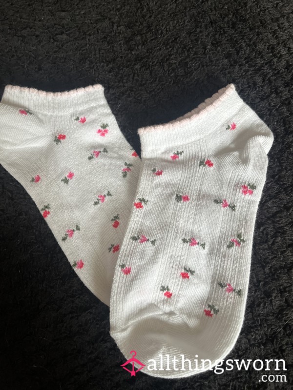 White Ankle Socks With Pink Girly Flowers— Worn By Missamberrx For 24hrs 😜