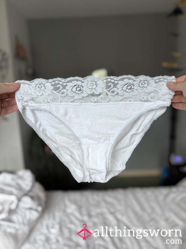 White “bikini Style” Panties With Lace