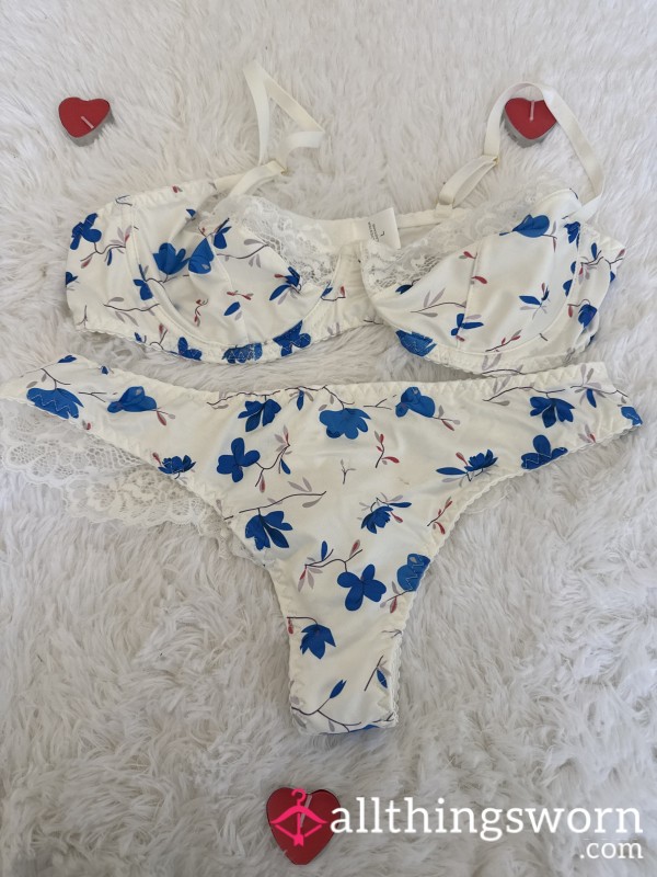 White Blue Flor*l Satin Set