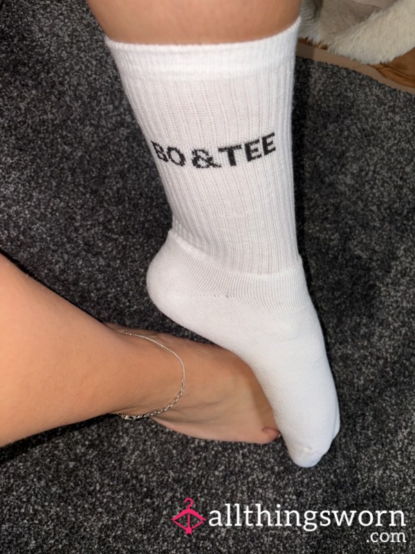 WHITE BO & TEE SOCKS 💕
