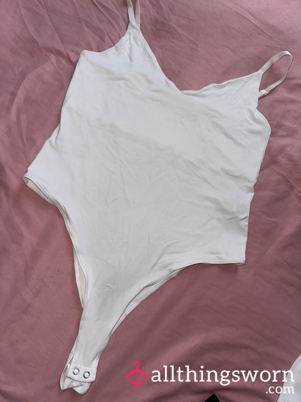 🔥 White Bodysuit 🔥