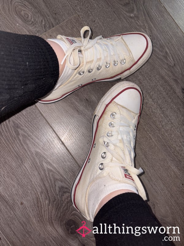 White Converse⭐️