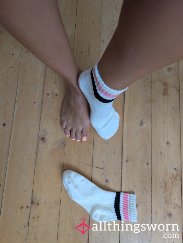 White Cotton Ankle Socks W/ Stripes (pink+black)