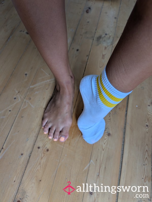 White Cotton Ankle Socks W/ Yellow Stripes