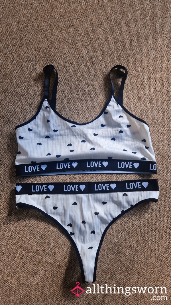 White Cotton Set With Black Hearts