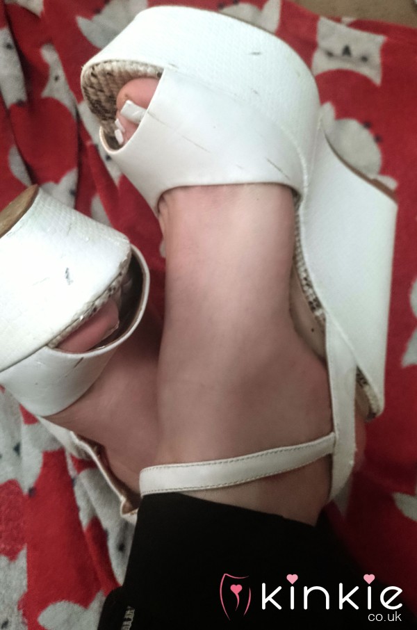 White Destroyed Wedges 🥵😝