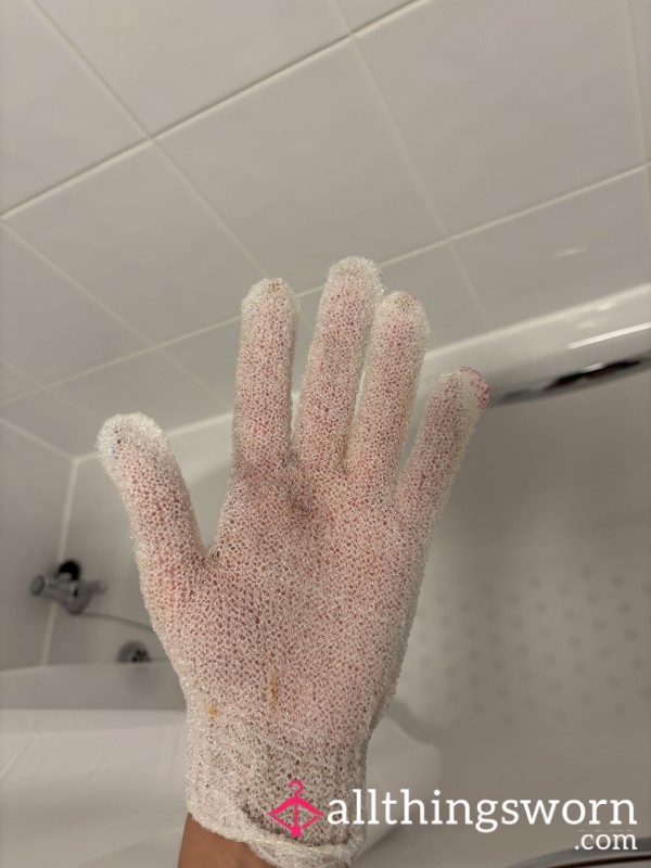 White Exfoliating Gloves