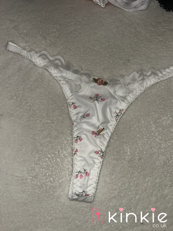 White Flor*l Thong