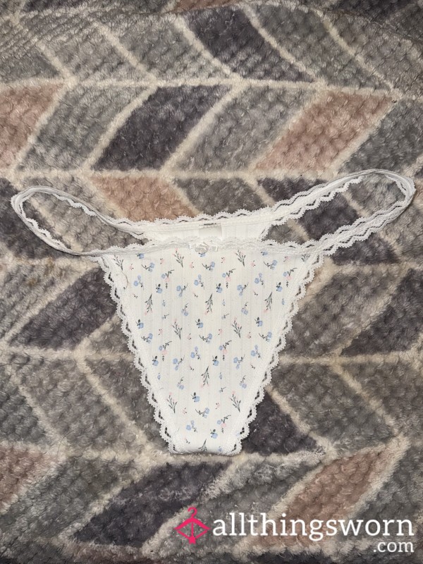 White Flower Pattern Ribbed Cotton Thong With Lace Band