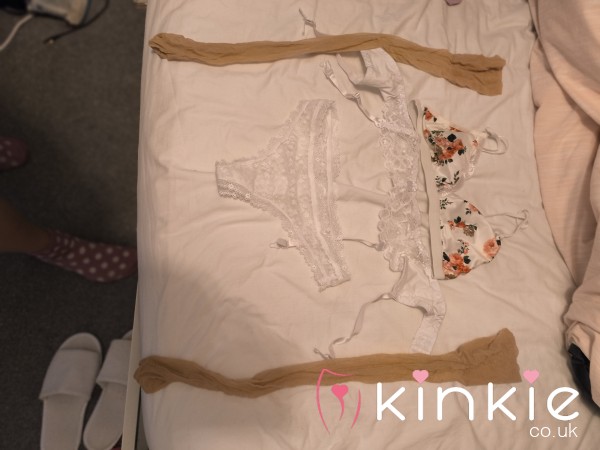 White Flowery Full Set Lingerie