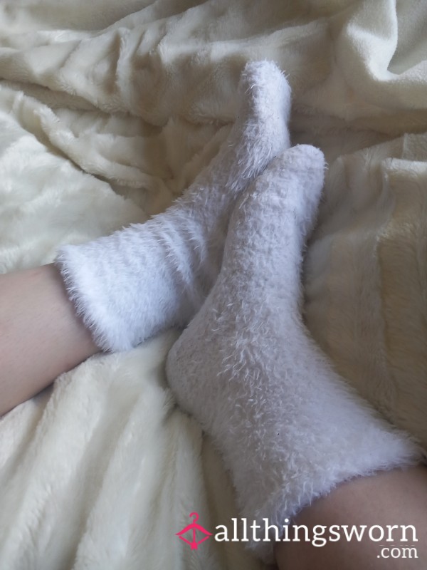 Barbies White Fluffy Socks🩷👣