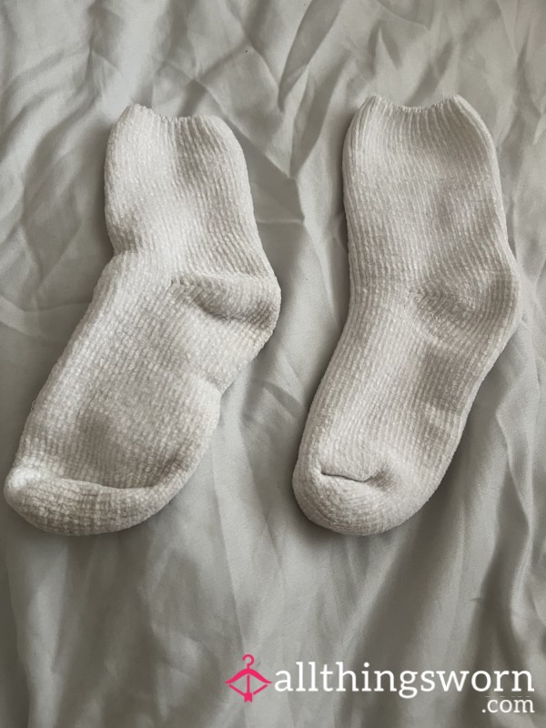 White Fluffy Socks - Extra Sweaty 😅👸🏼🦶🏻