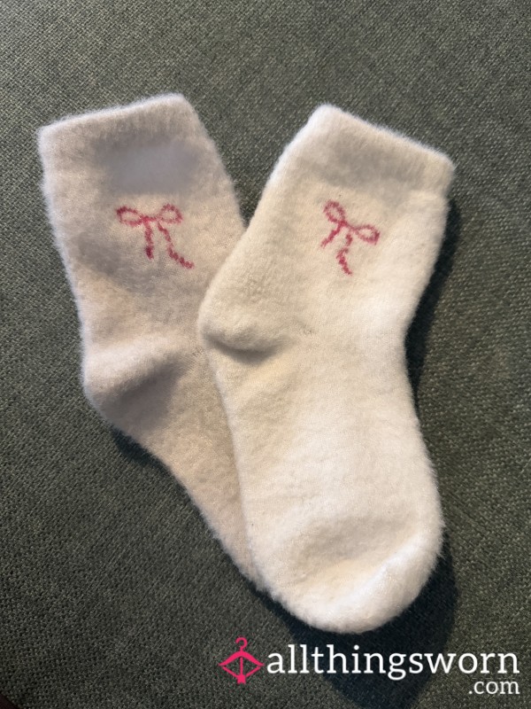 White Fluffy Socks With Pink Bow 🎀