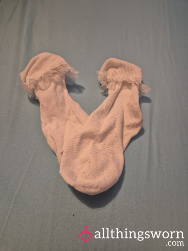 White Frilly Ankle Socks