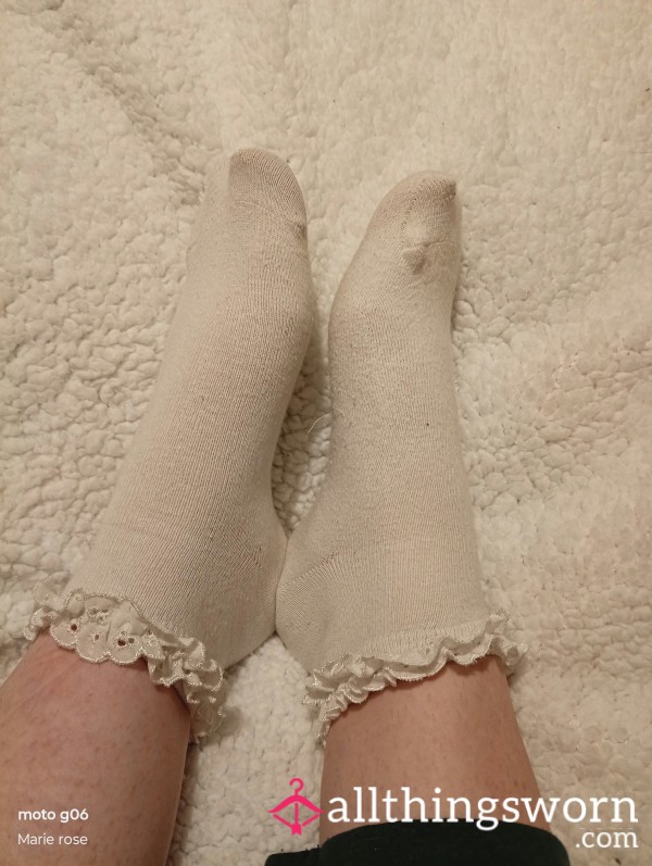 White Frilly Ankle Socks